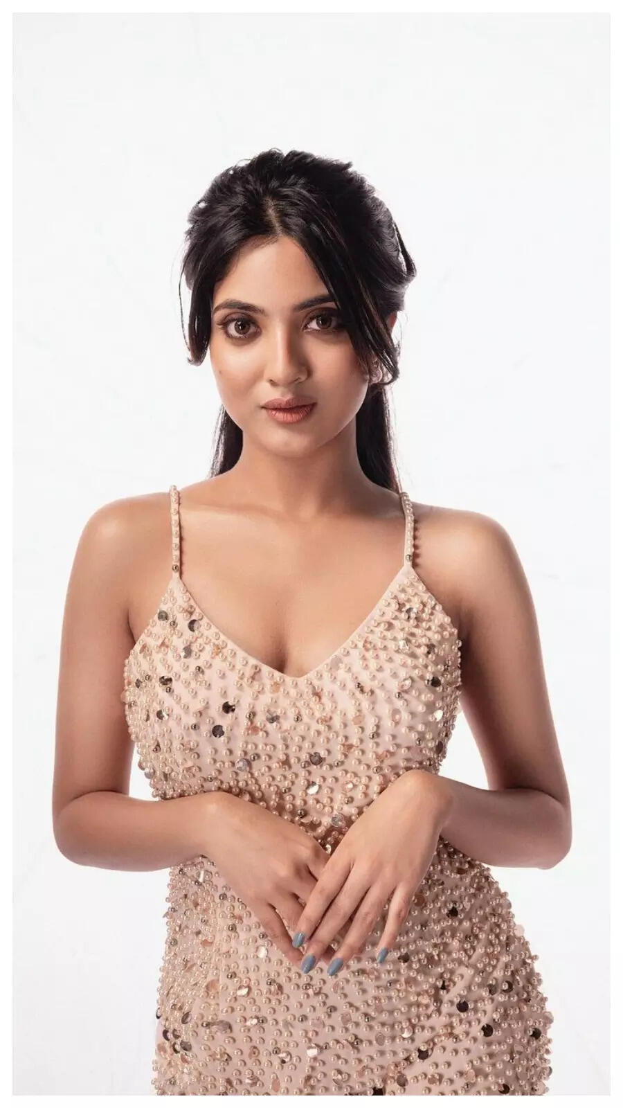 Nandana Varma looks elegant in these clicks | Times of India