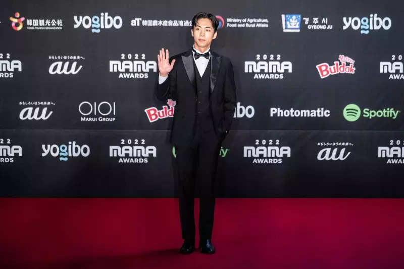 Handsome Celebrities Photos on the MAMA 2022 Red Carpet, There's a New  Bride and TXT's Skirt