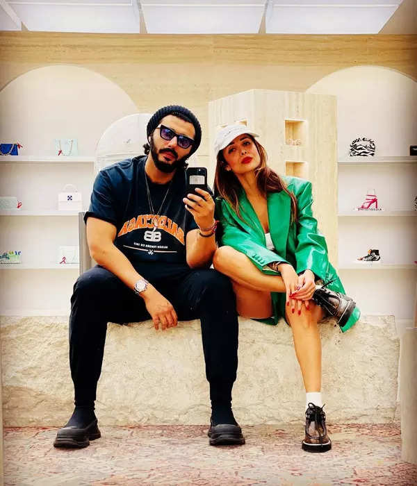 Malaika Arora calls her pregnancy rumours disgusting, Arjun Kapoor shares a cryptic post about Karma