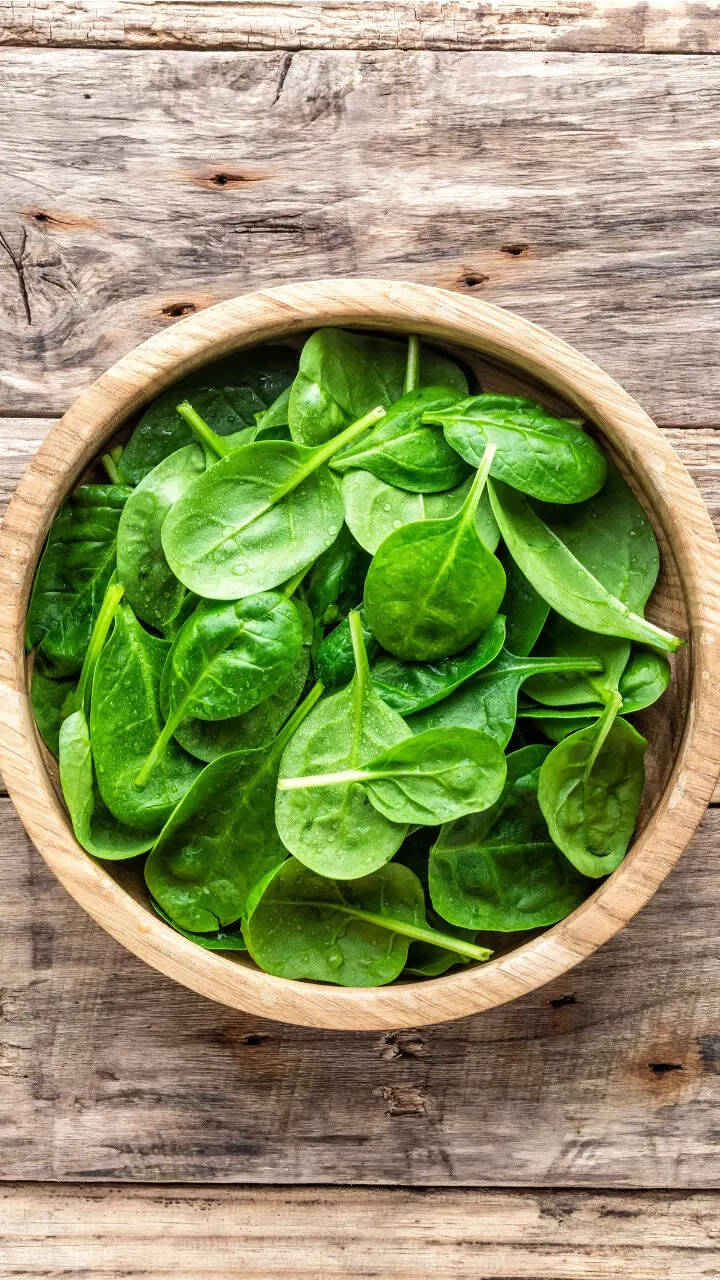 10 smart ways to add Spinach to your diet during winters | Times of India