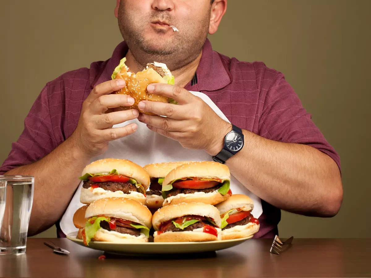 Зверский голод. Переедание. Неправильное питание и обжорство. Неправильное питание и ожирение. Переедание вредная привычка.