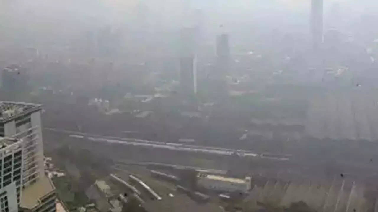 &lsquo;Mumbai copying Delhi&rsquo;: Poor air quality in Mumbai triggers comparisons with national capital