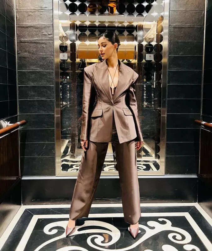Ananya Panday steals hearts with her stunning fashion game in these trendy outfits, see pictures