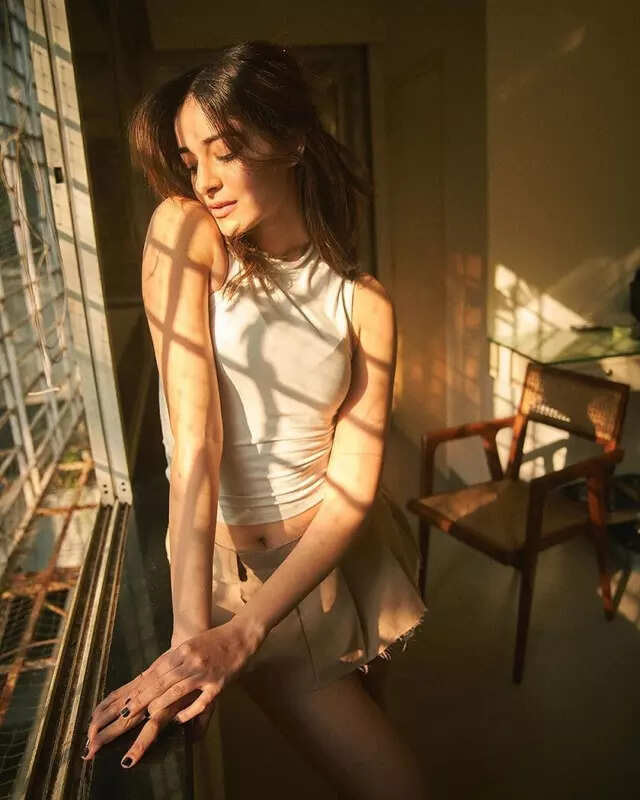 Ananya Panday steals hearts with her stunning fashion game in these trendy outfits, see pictures