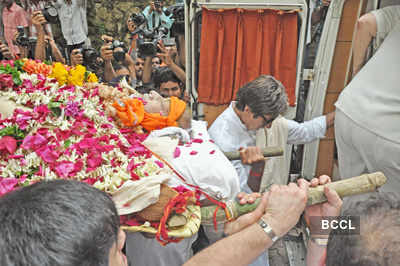 Stars at funeral of legend actor Shammi Kapoor