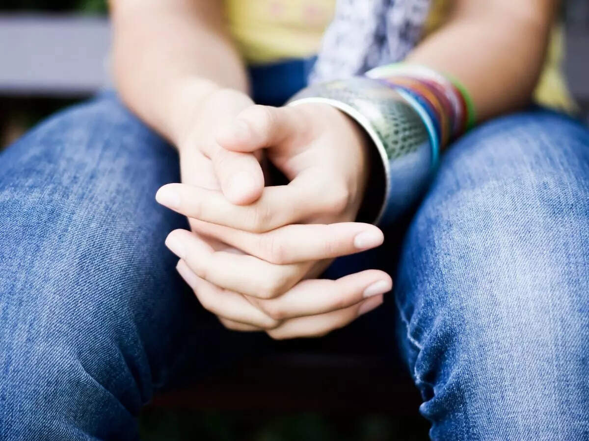 Сплетение рук любовь. Фото руки. Крепкие мужские руки. Рука в руке. Рука девушки.