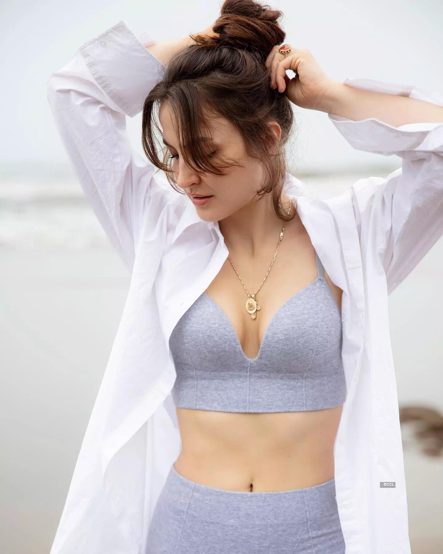 Elli AvrRam shares throwback vacation pictures, says &lsquo;majorly missing Maldives&rsquo;