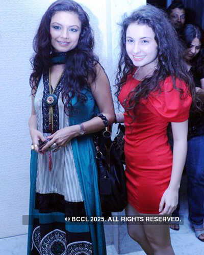 Asha and Gautam Gupta's fashion show