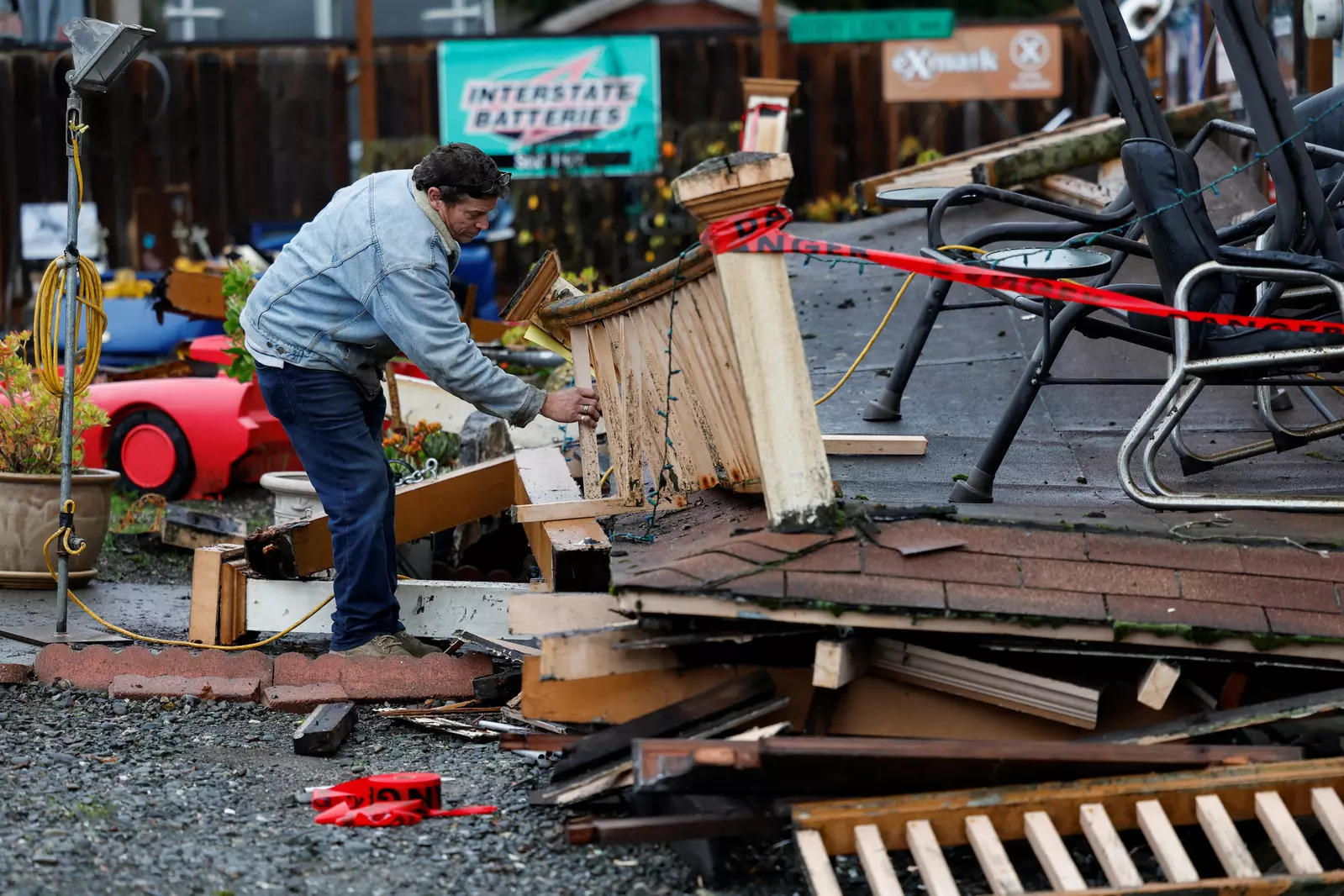 Earthquake damages homes, disrupts power in California