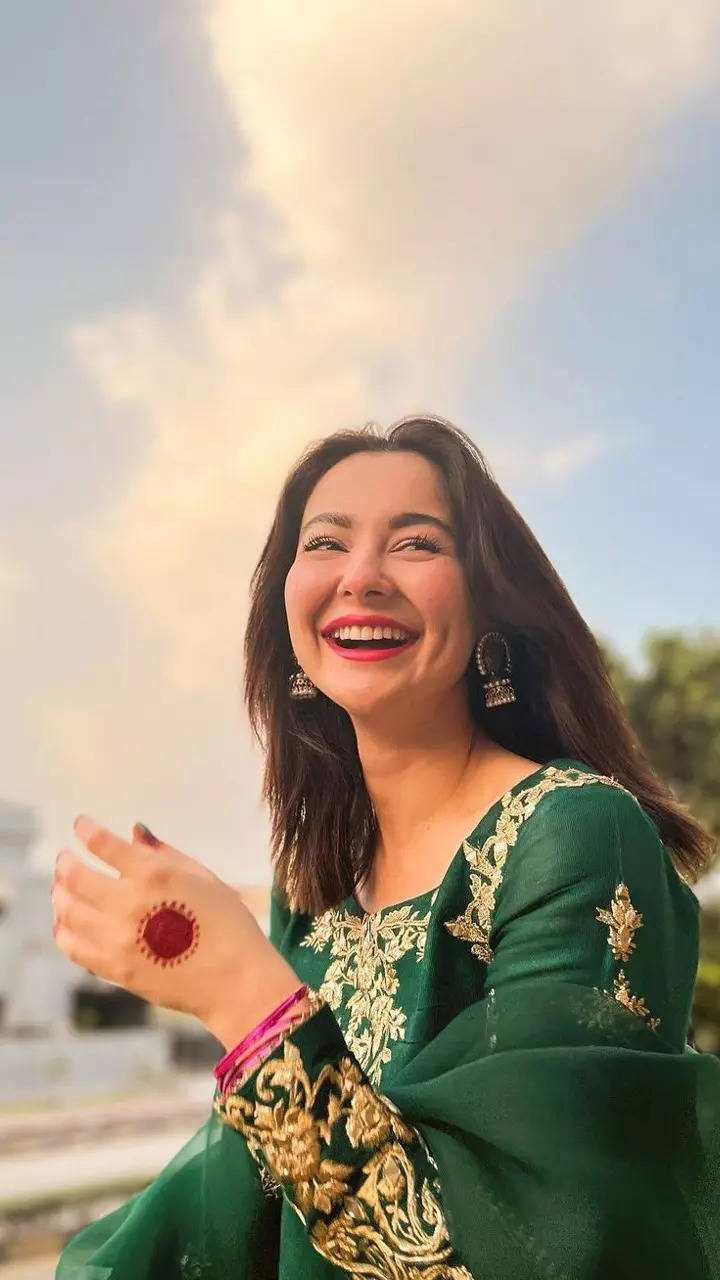 Fitness secrets of Hania Amir revealed | Times of India