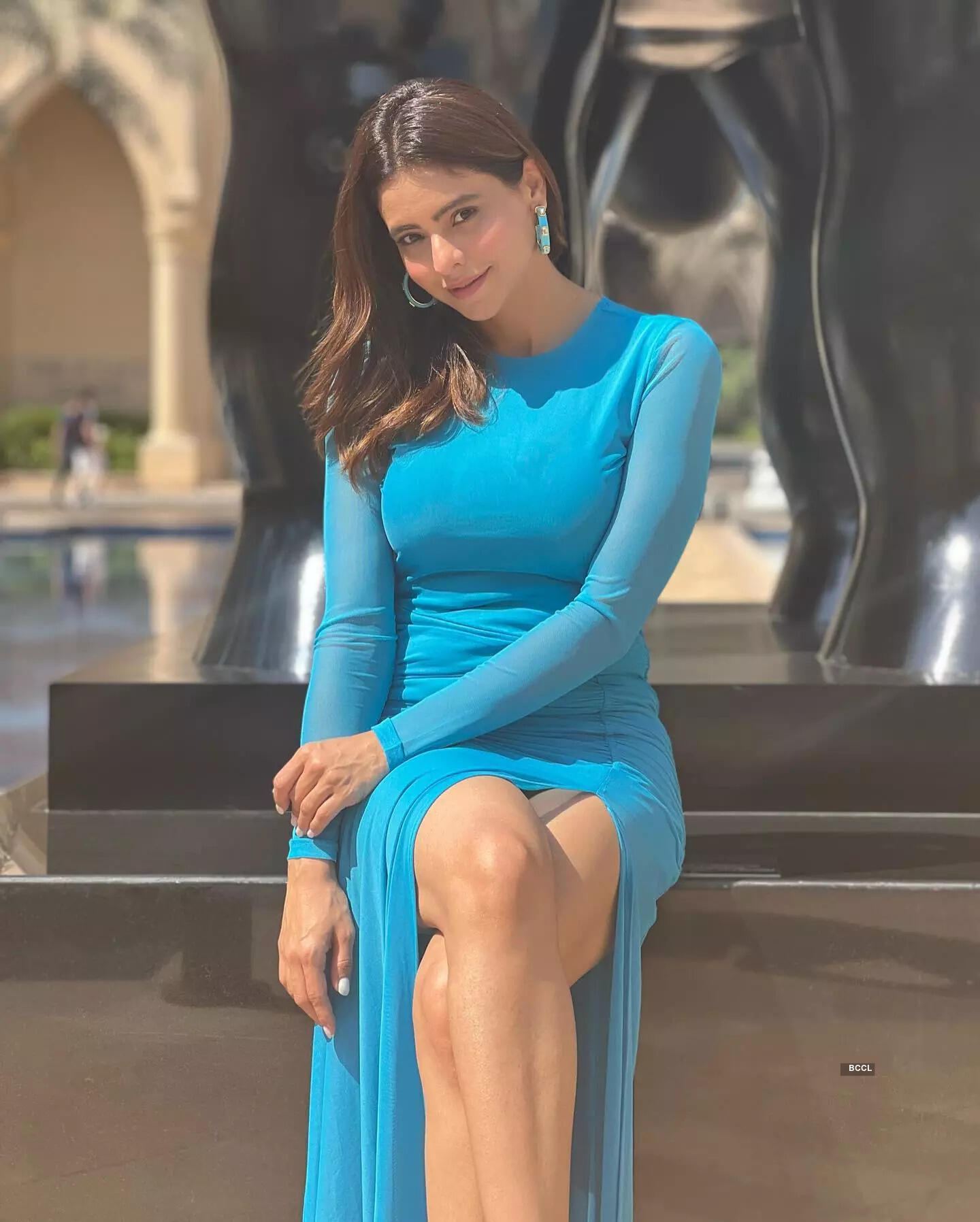 <BR> sets the temperature soaring with these pictures!