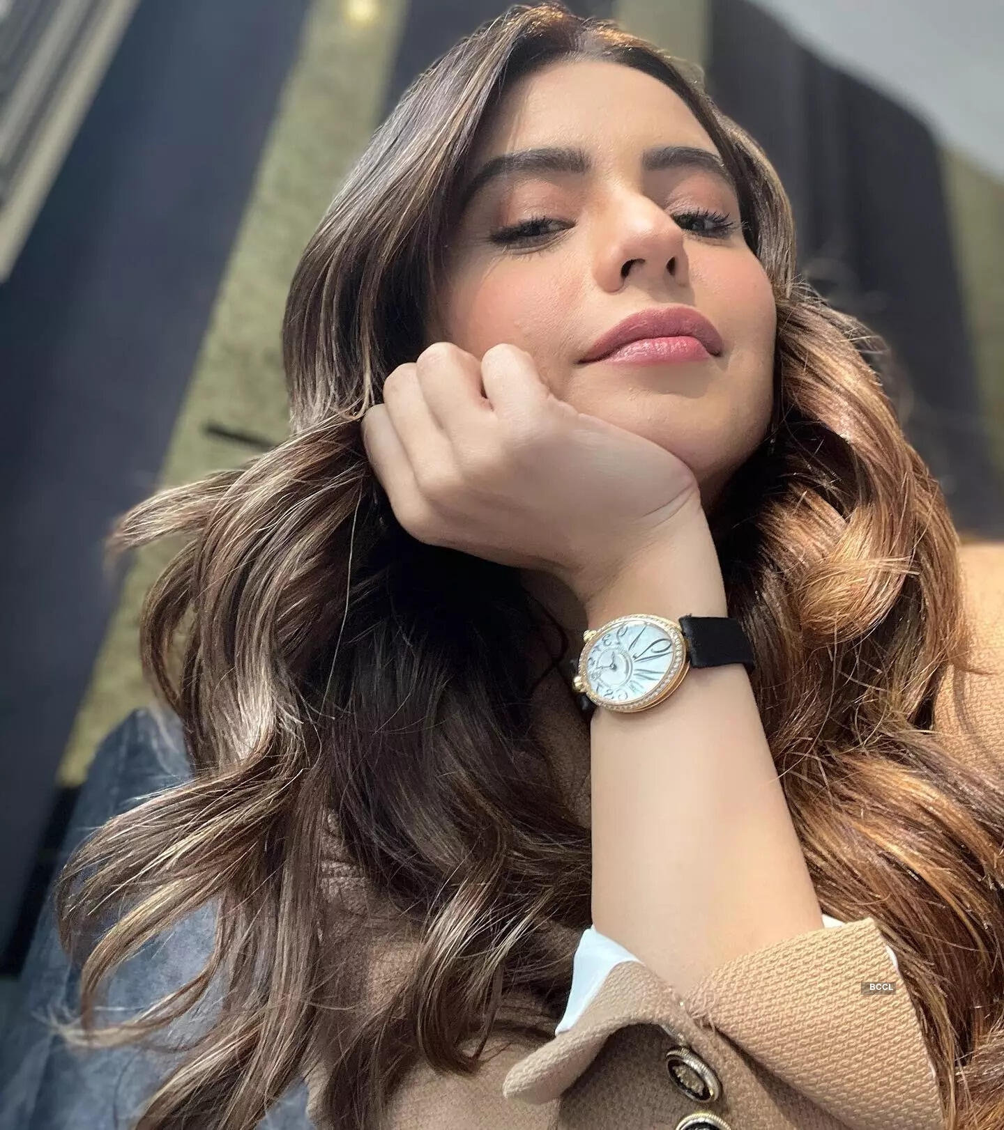 <BR> sets the temperature soaring with these pictures!