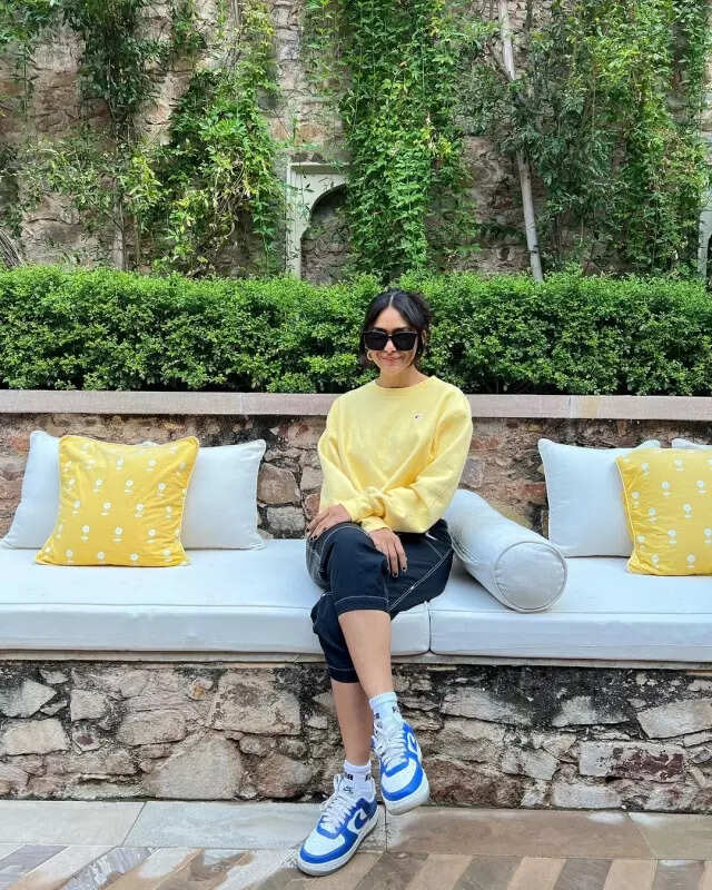 Mrunal Thakur's latest pictures capture the actress' impeccable taste in fashion