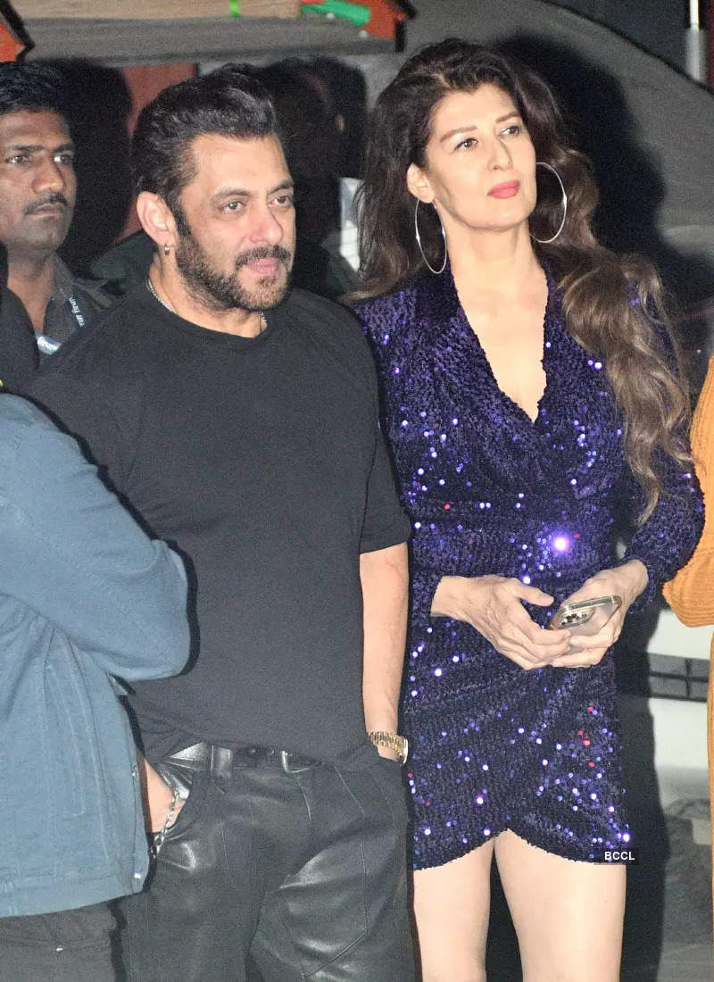 From Shah Rukh Khan To Sangeeta Bijlani, Stars Galore At Salman Khan's ...