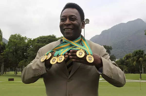 Brazilian soccer legend Pelé, who won three World Cup, dies at 82