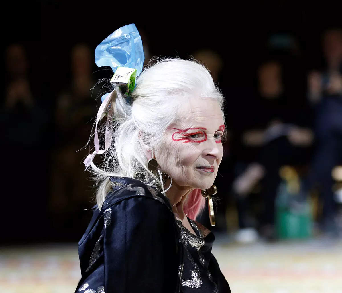 영국의 아이콘 펑크 패션 디자이너 비비안 웨스트우드(Vivienne Westwood)가 81세의 나이로 세상을 떠났습니다.