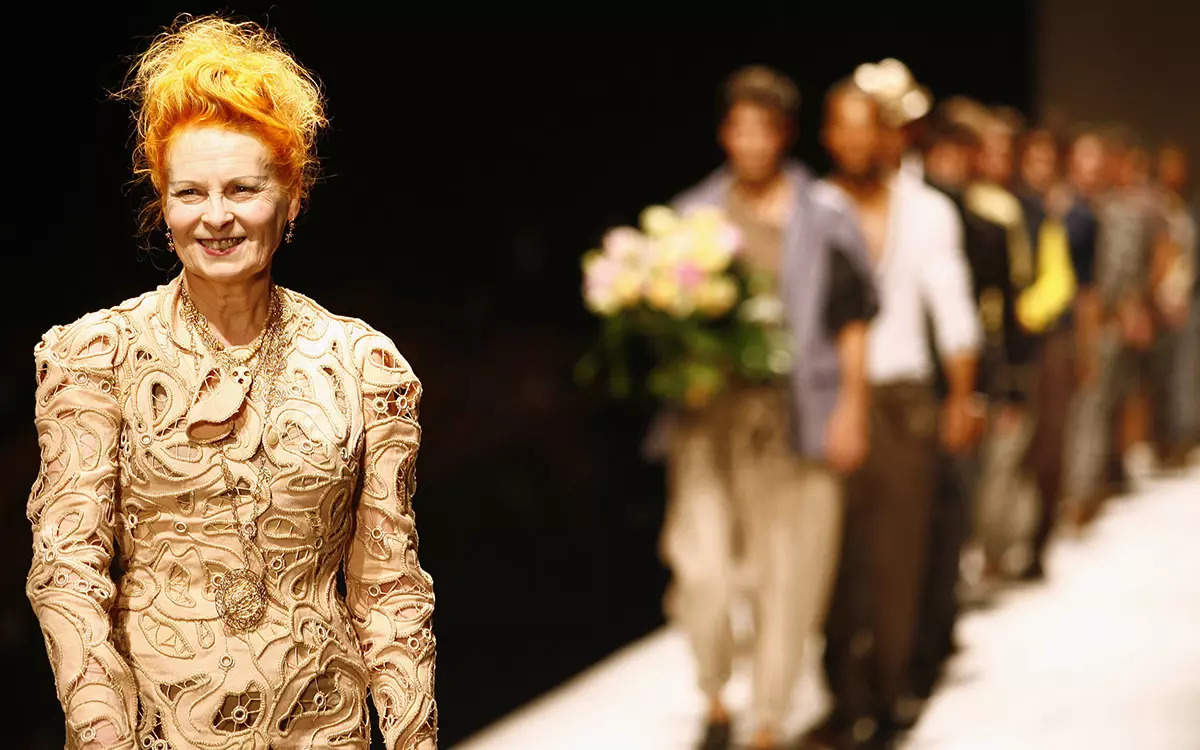 영국의 아이콘 펑크 패션 디자이너 비비안 웨스트우드(Vivienne Westwood)가 81세의 나이로 세상을 떠났습니다.