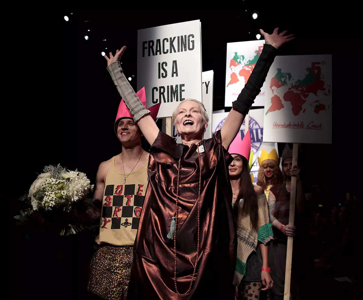 영국의 아이콘 펑크 패션 디자이너 비비안 웨스트우드(Vivienne Westwood)가 81세의 나이로 세상을 떠났습니다.