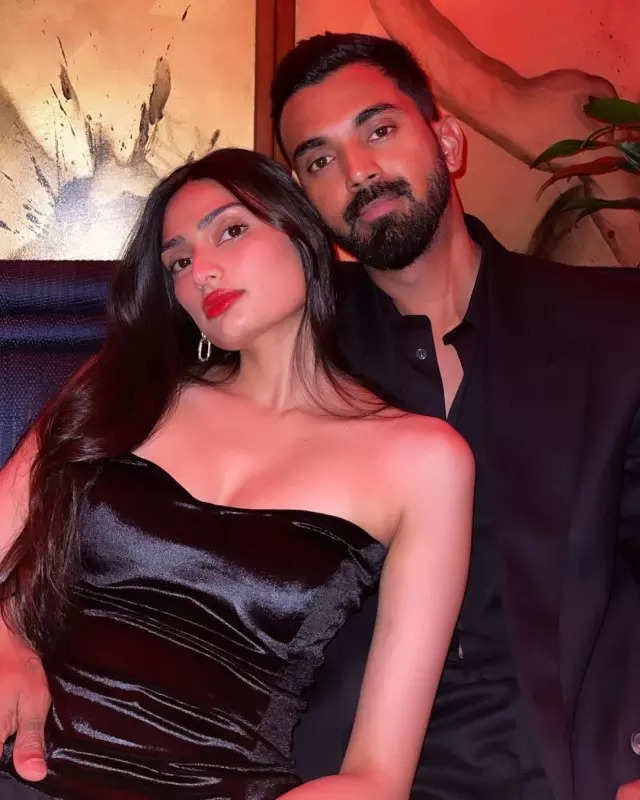 KL Rahul and Athiya Shetty's stylish pictures from New Year's celebration take over the internet