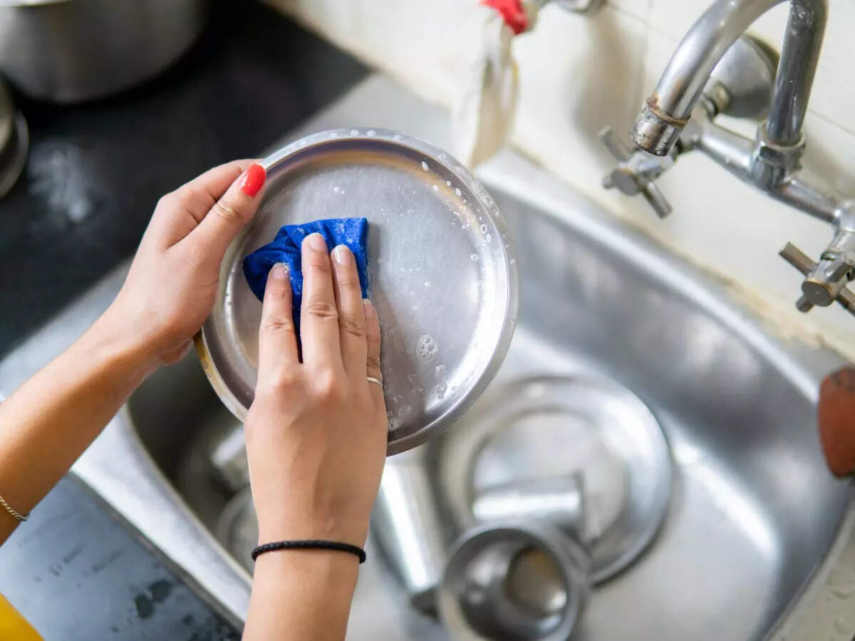 6 Tips To Clean Utensils Without Dishwashing Soap