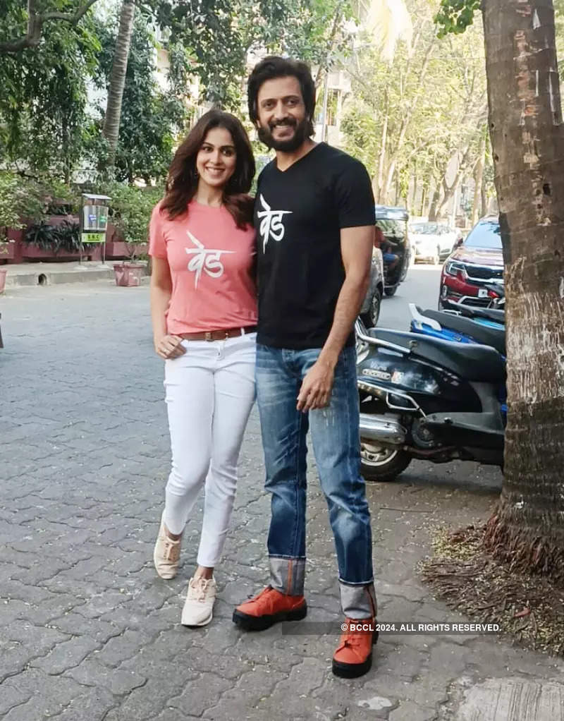 Riteish Deshmukh and Genelia D’Souza celebrate 20 years of their journey in the film industry