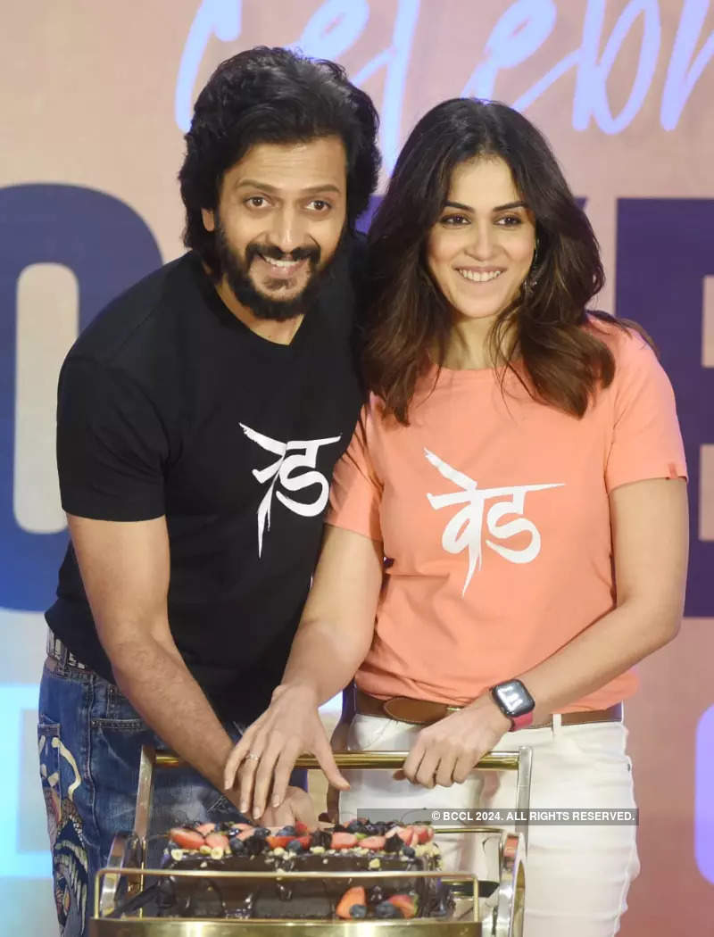 Riteish Deshmukh and Genelia D’Souza celebrate 20 years of their journey in the film industry