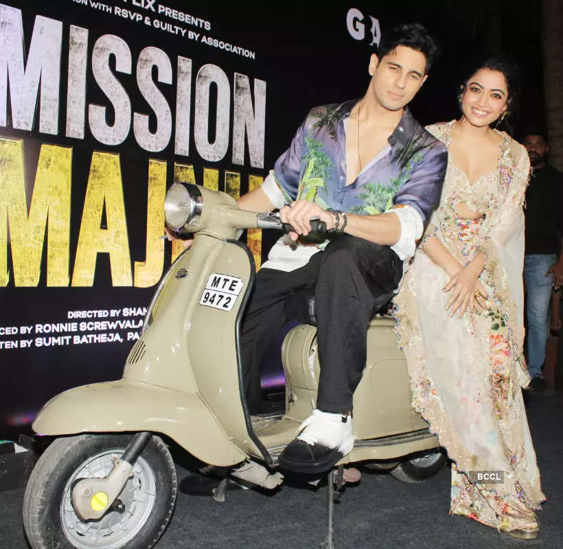 Sidharth Malhotra & Rashmika Mandanna launch Mission Majnu's first song 'Rabba Janda' in style