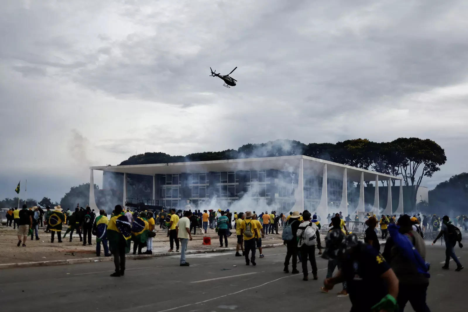 In Pictures: Bolsonaro Supporters Storm Brazilian Government Buildings ...