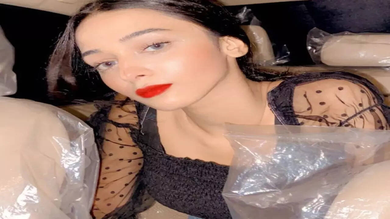 Pakistani sensation Ayesha now lip syncs and grooves to Badshah's 'Players', sizzles internet again