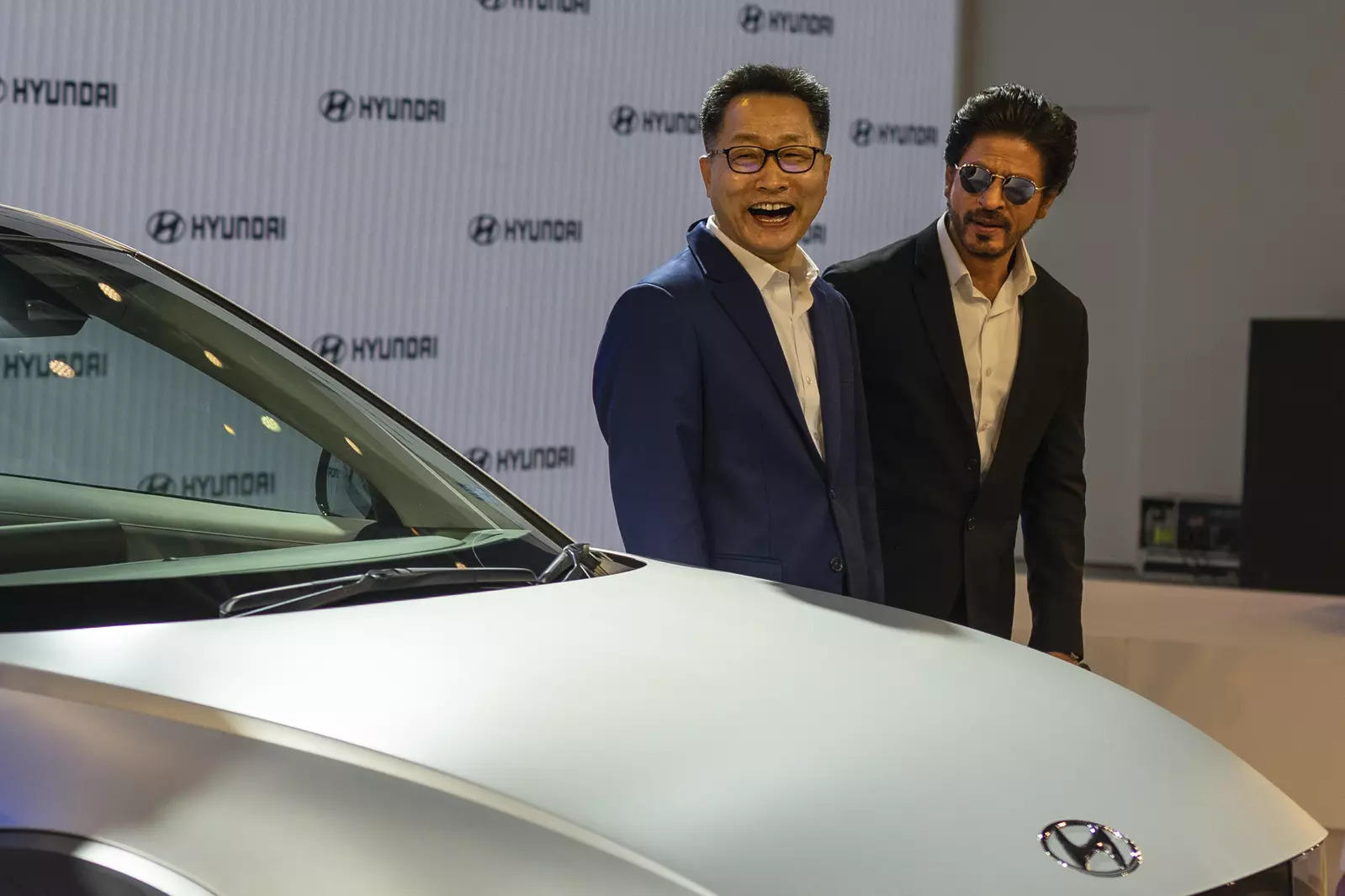 Shah Rukh Khan unveils Hyundai IONIQ 5 at Auto Expo 2023