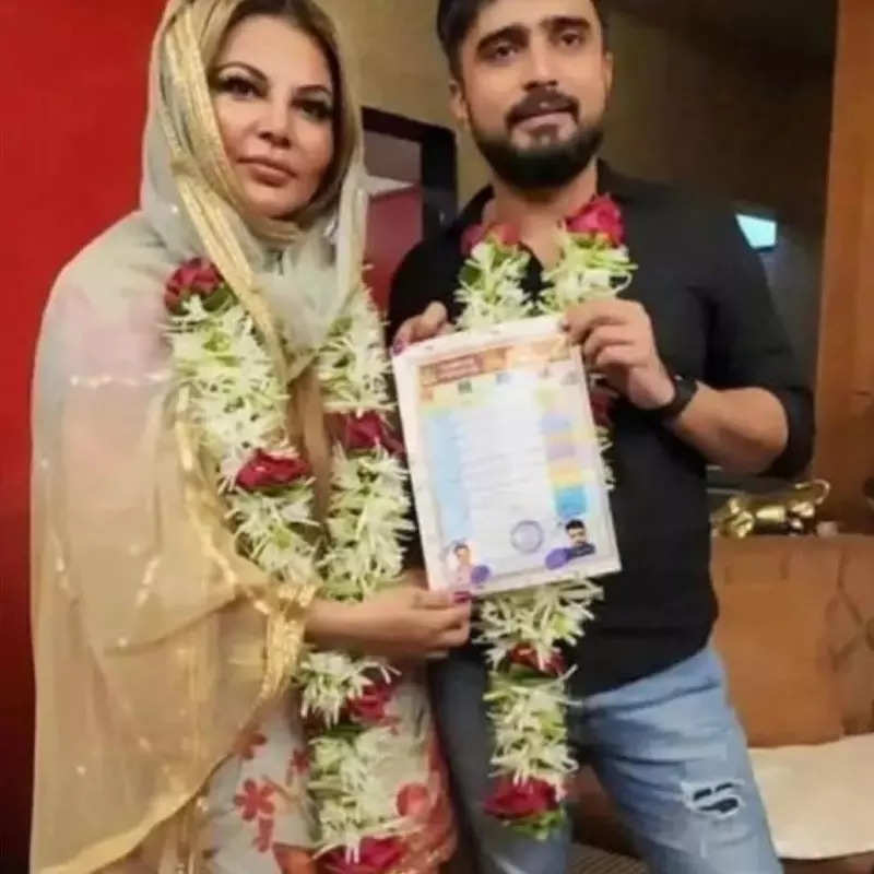 Pictures of Rakhi Sawant go viral as she secretly ties the knot with boyfriend Adil Khan Durrani