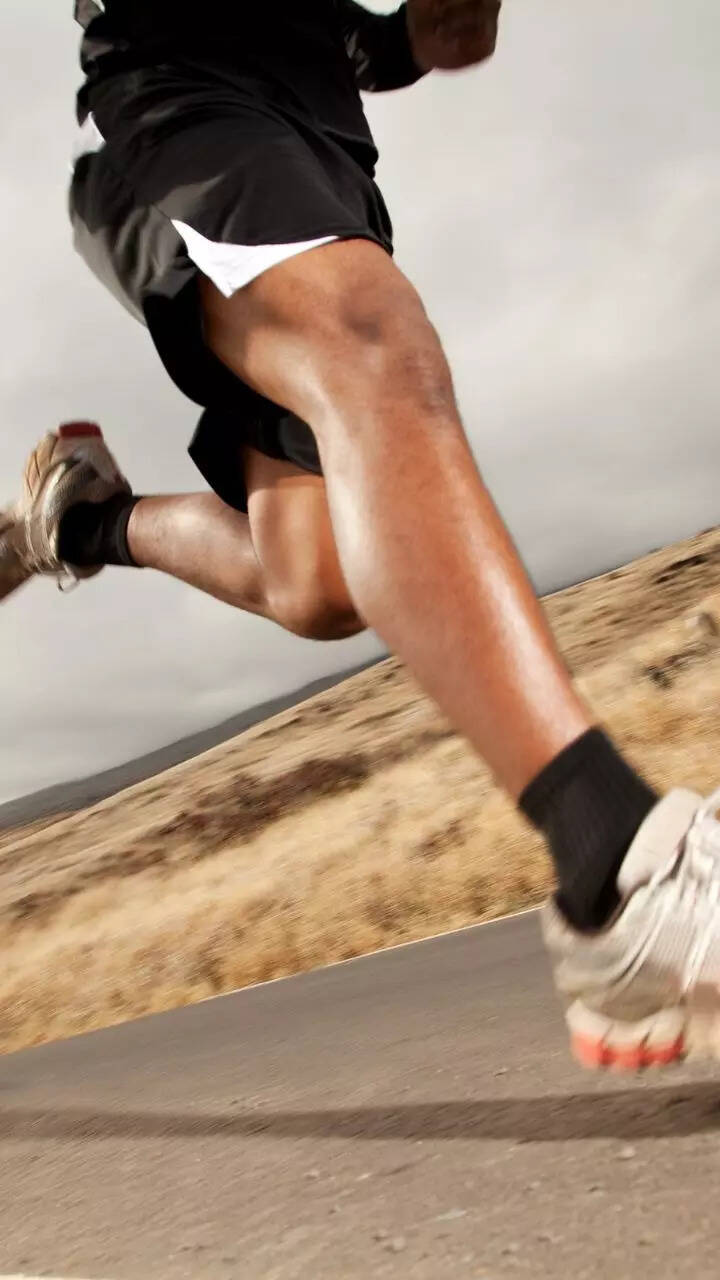 Run is date. Бег де Бризар фильм. Бегу к миллиарду.