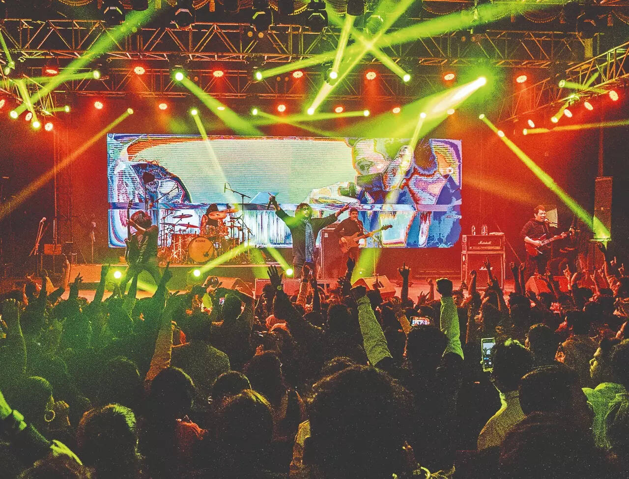 Fossils25 An electrifying gig by the band for their fans Bengali