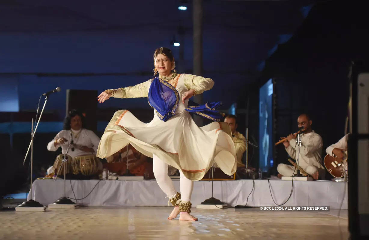 Punekars soak in stellar performances by music maestros