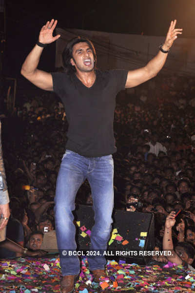 Celebs @ Sachin Ahir's Dahi Handi