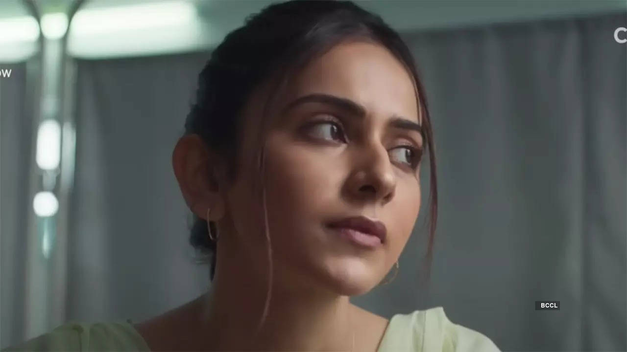 Chhatriwali Review: Rakul Preet Singh and Sumeet Vyas's social commentary  promotes 'safe sex'