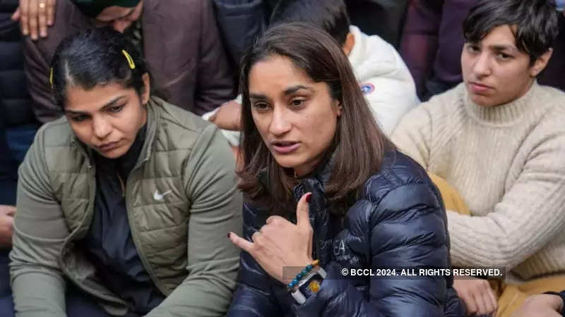 Vinesh Phogat accuses WFI chief of sexual harassment, pictures from wrestlers protest at Jantar Mantar go viral