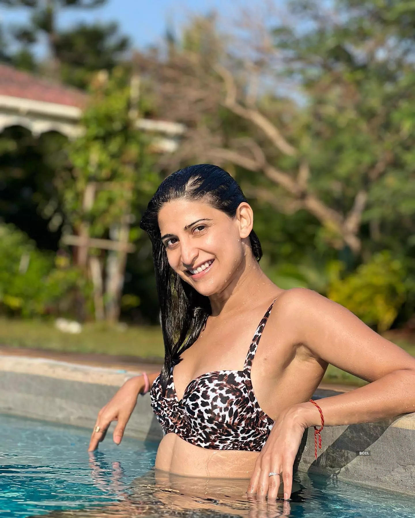 Aahana Kumra is raising temperatures with her new captivating photoshoots