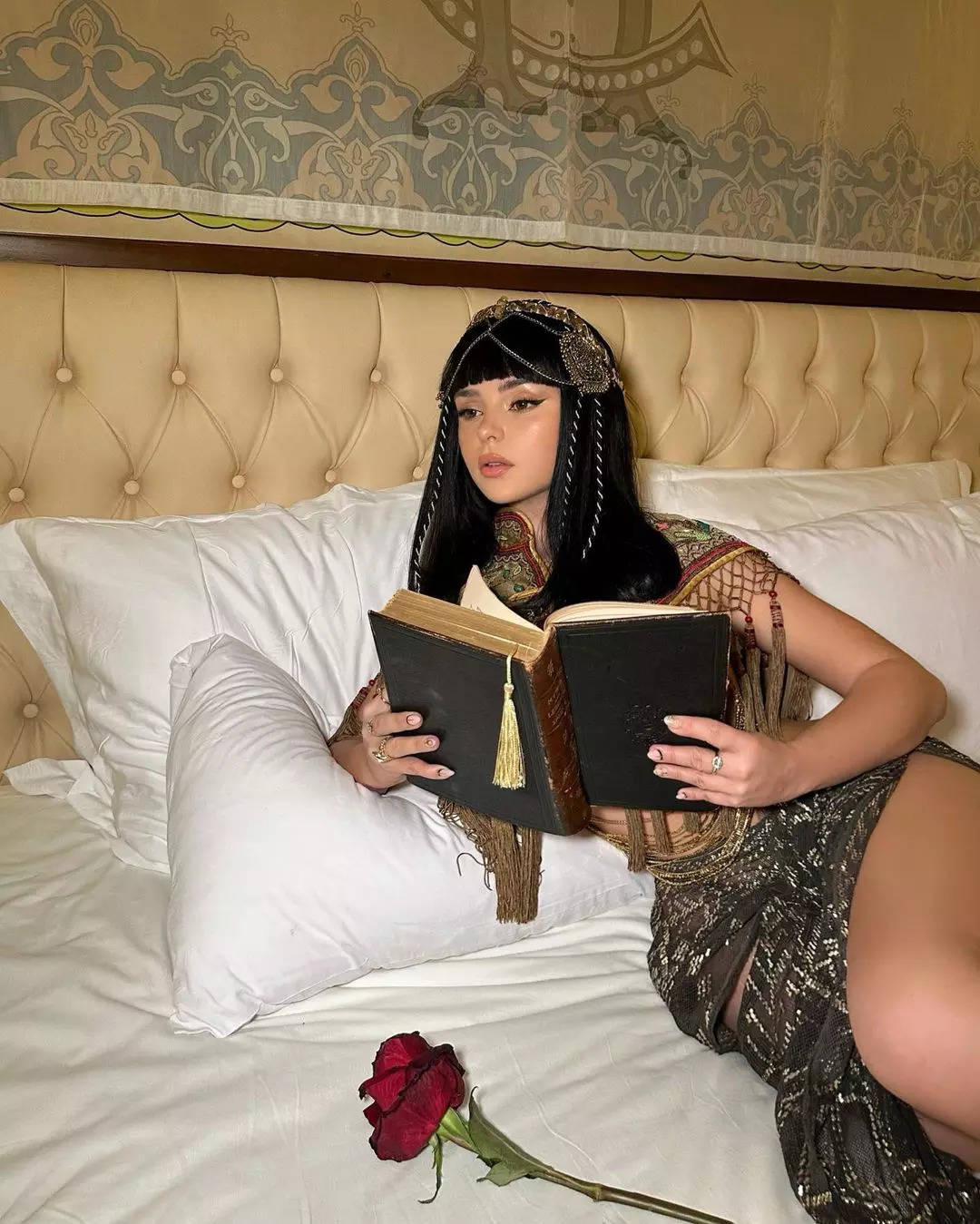 Mesmerising
pictures of Instagram sensation  as an Egyptian Queen