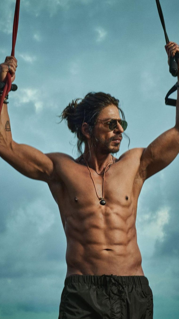 SRK's 8-pack-abs derides age related myths around fitness, workout