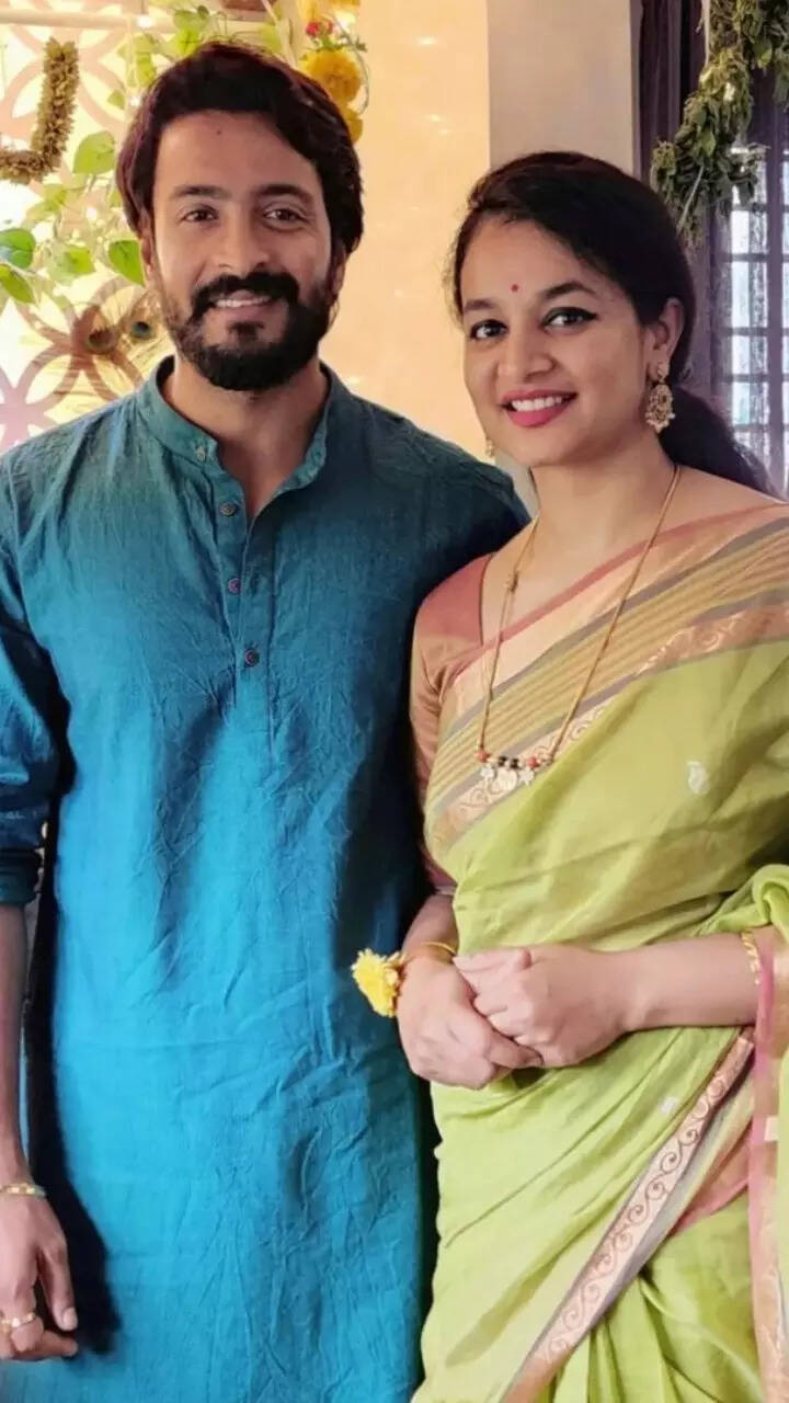 Times when celebrity couple Darshak Gowda and Shilpa Ravi set major couple  goals​ | Times of India