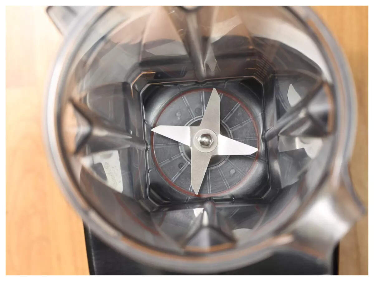 3 Smart ways to remove stains from blender jar and mixer jars