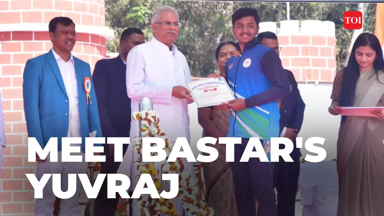 CM Baghel felicitates Bastar's Yuvraj for outstanding achievement in Muay Thai Boxing