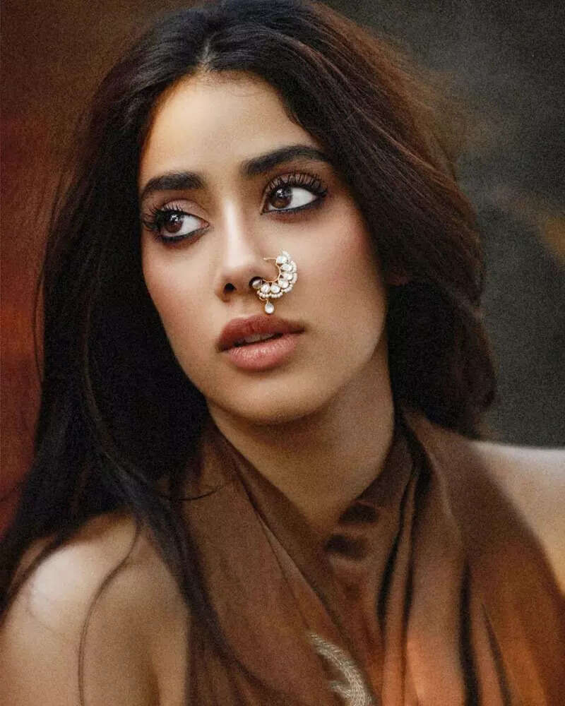 These gorgeous pictures of Janhvi Kapoor in saree are breaking the internet!