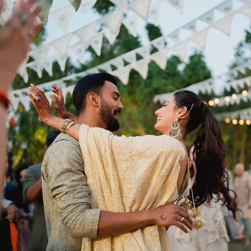 New pictures from KL Rahul and Athiya Shetty&rsquo;s mehendi ceremony are straight out of a fairy tale!