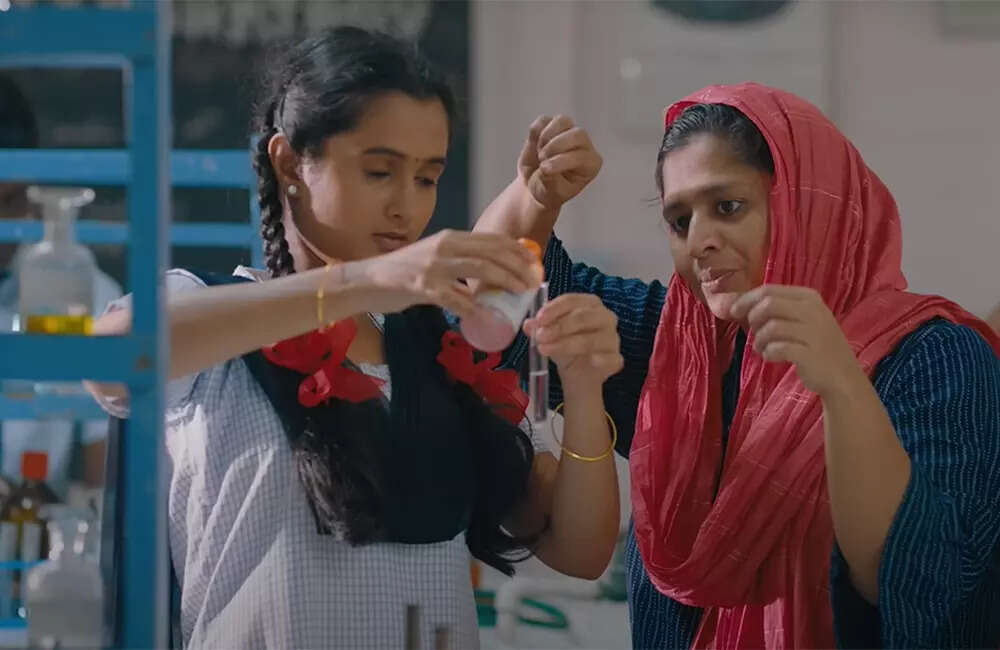tanuja4