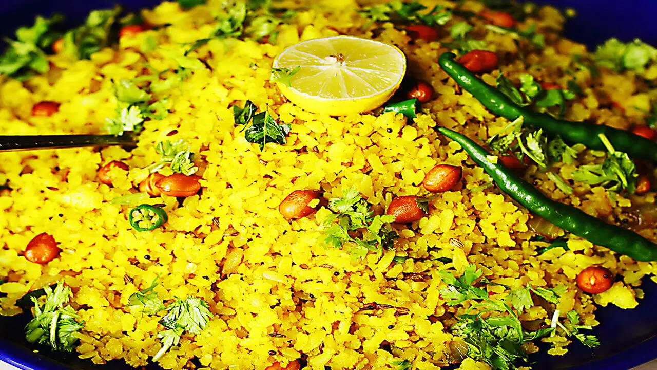&lsquo;Poha is emotion, UN should look into it&rsquo;: Indigo Airlines calls poha a 'fresh salad', netizens can&rsquo;t digest it