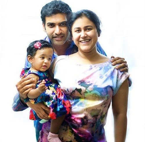 Taraka Ratna family picture with his wife Alekhya Reddy and daughter