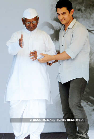Aamir Khan meets Anna Hazare