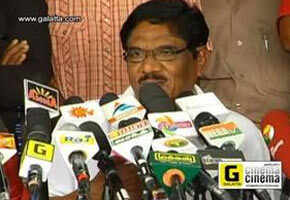 Bharathi Raja talks at directors union meeting